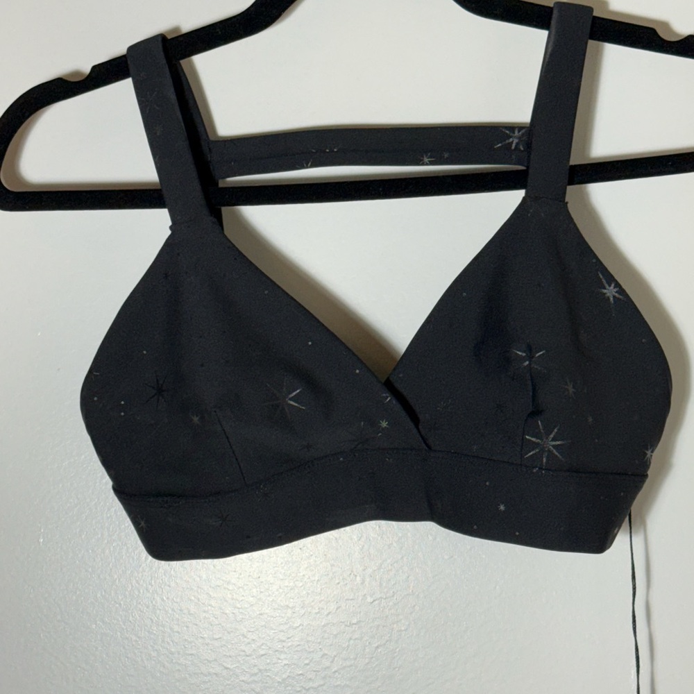 NWT Carbon38 Black Nova Star Print Sports Bra - Picture 8 of 8